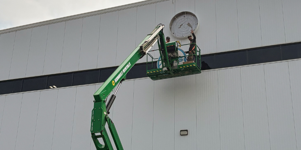 Installing your outdoor signage before winter hits is better for your business and your new signs.